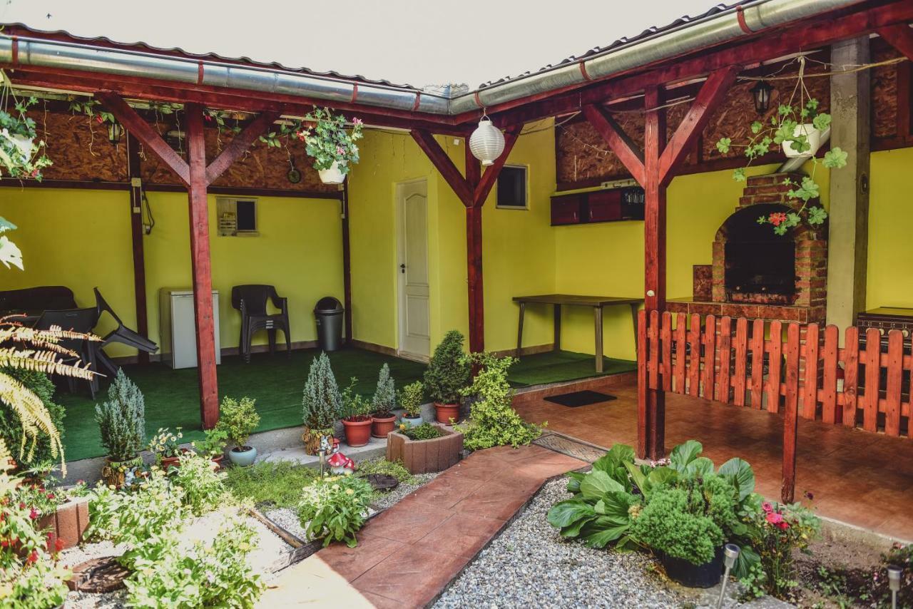 Vila Arjana Orşova Εξωτερικό φωτογραφία
